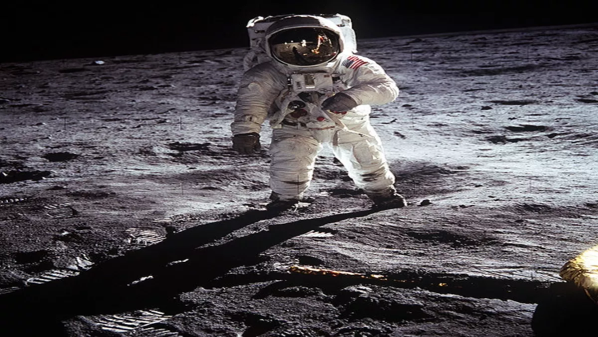Buzz Aldrin touches down for telco conference