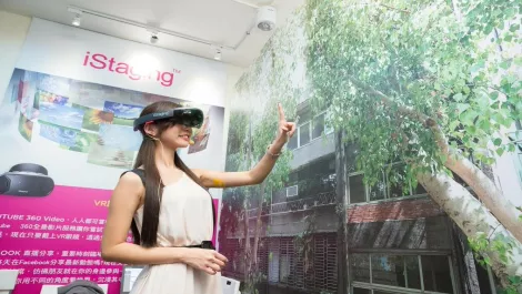 Yungching realty mixed reality