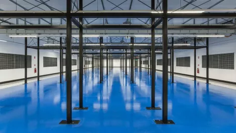 Airtrunk 171114 341 edit crop 1200x693